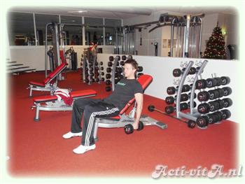 Dumbbell incline curl